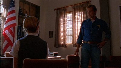 ROSWELL_-_E1X03_MONSTERS_470.jpg