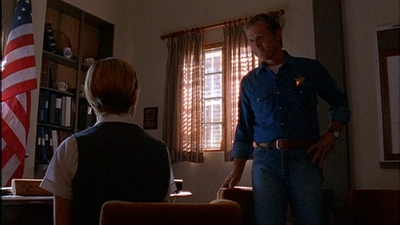 ROSWELL_-_E1X03_MONSTERS_473.jpg