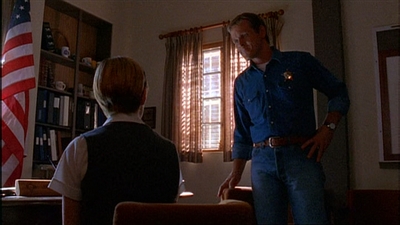 ROSWELL_-_E1X03_MONSTERS_474.jpg