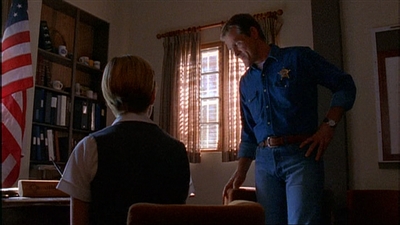 ROSWELL_-_E1X03_MONSTERS_475.jpg