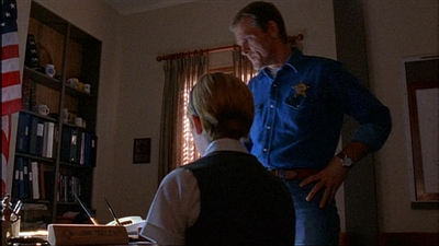 ROSWELL_-_E1X03_MONSTERS_480.jpg