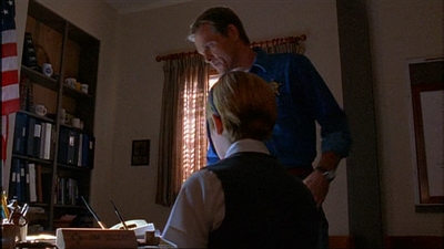 ROSWELL_-_E1X03_MONSTERS_481.jpg