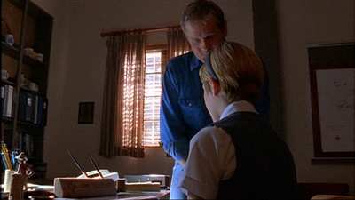 ROSWELL_-_E1X03_MONSTERS_485.jpg