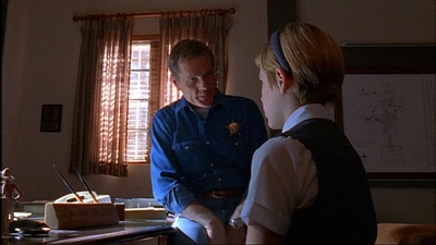 ROSWELL_-_E1X03_MONSTERS_491.jpg