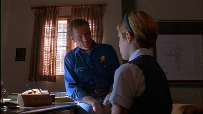 ROSWELL_-_E1X03_MONSTERS_492.jpg
