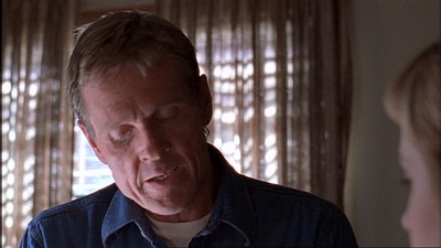 ROSWELL_-_E1X03_MONSTERS_494.jpg