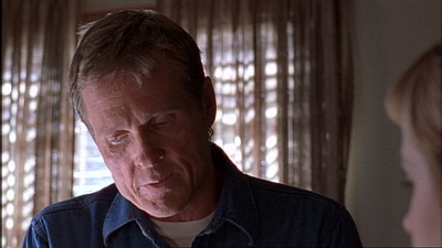 ROSWELL_-_E1X03_MONSTERS_496.jpg