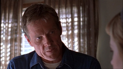ROSWELL_-_E1X03_MONSTERS_501.jpg