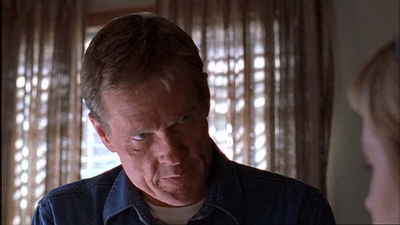 ROSWELL_-_E1X03_MONSTERS_503.jpg