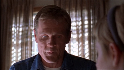 ROSWELL_-_E1X03_MONSTERS_509.jpg