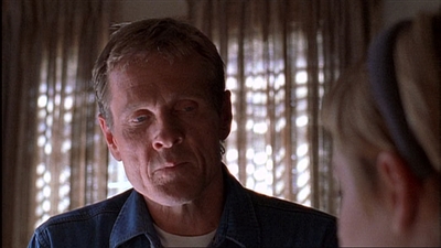 ROSWELL_-_E1X03_MONSTERS_519.jpg