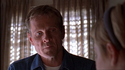 ROSWELL_-_E1X03_MONSTERS_521.jpg