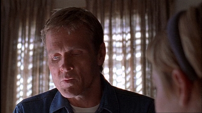 ROSWELL_-_E1X03_MONSTERS_522.jpg