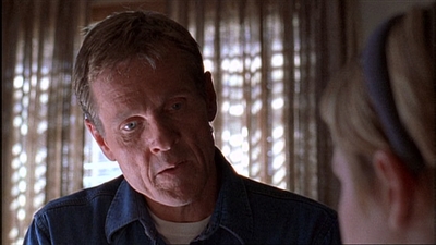 ROSWELL_-_E1X03_MONSTERS_537.jpg