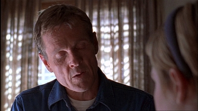 ROSWELL_-_E1X03_MONSTERS_538.jpg