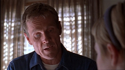 ROSWELL_-_E1X03_MONSTERS_543.jpg