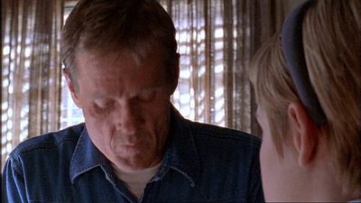 ROSWELL_-_E1X03_MONSTERS_621.jpg