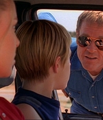 ROSWELL_-_E1X03_MONSTERS_008.jpg