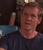 ROSWELL_-_E1X03_MONSTERS_195.jpg