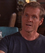 ROSWELL_-_E1X03_MONSTERS_196.jpg