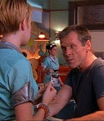 ROSWELL_-_E1X03_MONSTERS_264.jpg