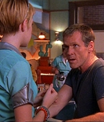 ROSWELL_-_E1X03_MONSTERS_267.jpg