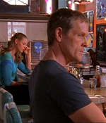 ROSWELL_-_E1X03_MONSTERS_319.jpg