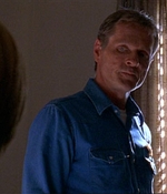 ROSWELL_-_E1X03_MONSTERS_429.jpg