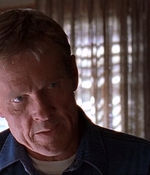 ROSWELL_-_E1X03_MONSTERS_502.jpg