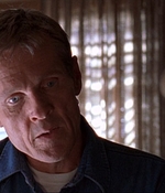 ROSWELL_-_E1X03_MONSTERS_529.jpg