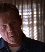 ROSWELL_-_E1X03_MONSTERS_531.jpg
