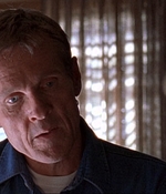 ROSWELL_-_E1X03_MONSTERS_537.jpg