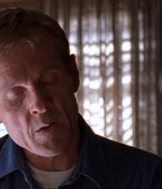 ROSWELL_-_E1X03_MONSTERS_538.jpg