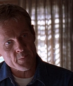 ROSWELL_-_E1X03_MONSTERS_541.jpg
