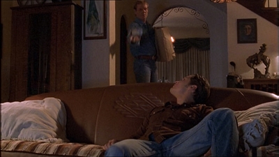 ROSWELL_-_E1X04_LEAVING_NORMAL_016.jpg