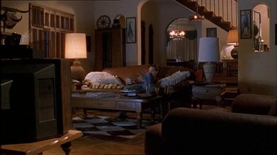 ROSWELL_-_E1X04_LEAVING_NORMAL_019.jpg