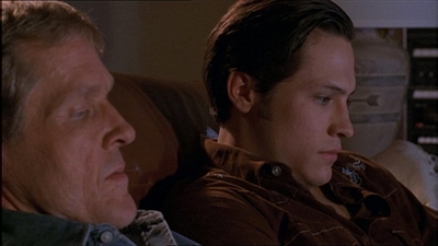 ROSWELL_-_E1X04_LEAVING_NORMAL_046.jpg