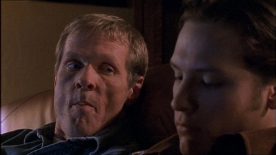 ROSWELL_-_E1X04_LEAVING_NORMAL_057.jpg