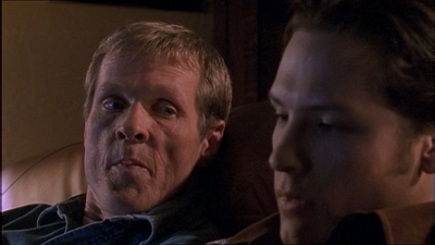 ROSWELL_-_E1X04_LEAVING_NORMAL_058.jpg