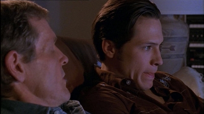ROSWELL_-_E1X04_LEAVING_NORMAL_069.jpg