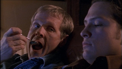 ROSWELL_-_E1X04_LEAVING_NORMAL_090.jpg