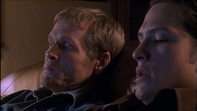 ROSWELL_-_E1X04_LEAVING_NORMAL_098.jpg