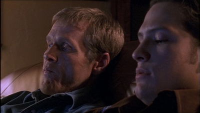 ROSWELL_-_E1X04_LEAVING_NORMAL_101.jpg
