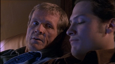 ROSWELL_-_E1X04_LEAVING_NORMAL_120.jpg
