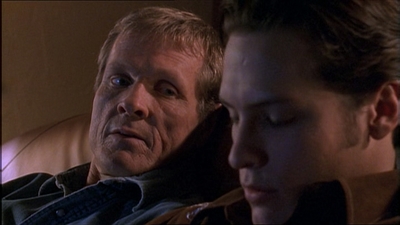 ROSWELL_-_E1X04_LEAVING_NORMAL_126.jpg