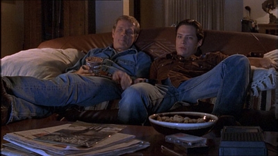 ROSWELL_-_E1X04_LEAVING_NORMAL_130.jpg