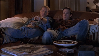 ROSWELL_-_E1X04_LEAVING_NORMAL_131.jpg