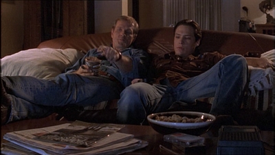 ROSWELL_-_E1X04_LEAVING_NORMAL_132.jpg