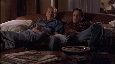 ROSWELL_-_E1X04_LEAVING_NORMAL_133.jpg