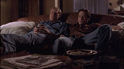 ROSWELL_-_E1X04_LEAVING_NORMAL_136.jpg